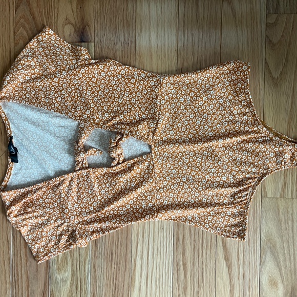 NWT Summertime Lover Rust Orange Floral Print Tie-Front Bodysuit - Picture 5 of 8